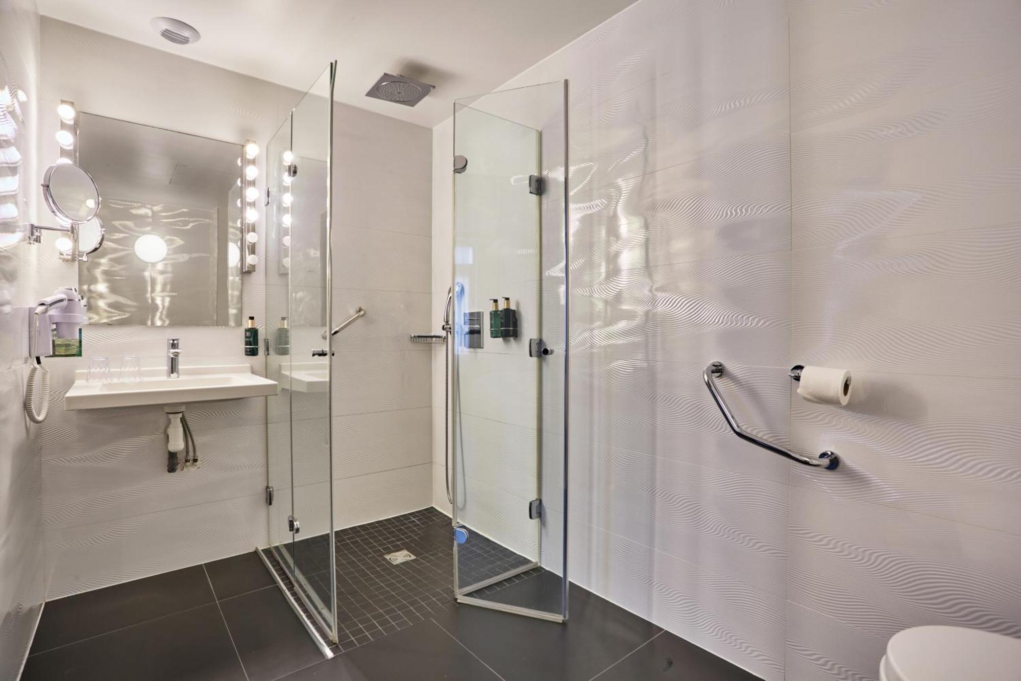Chambre Double - Accessible aux Personnes à Mobilité Réduite - Rez-de-Chaussée